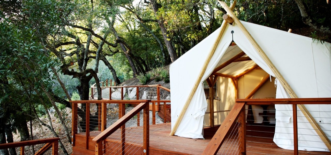 Fantesca Estate & Winery Outdoor Tasting Desk