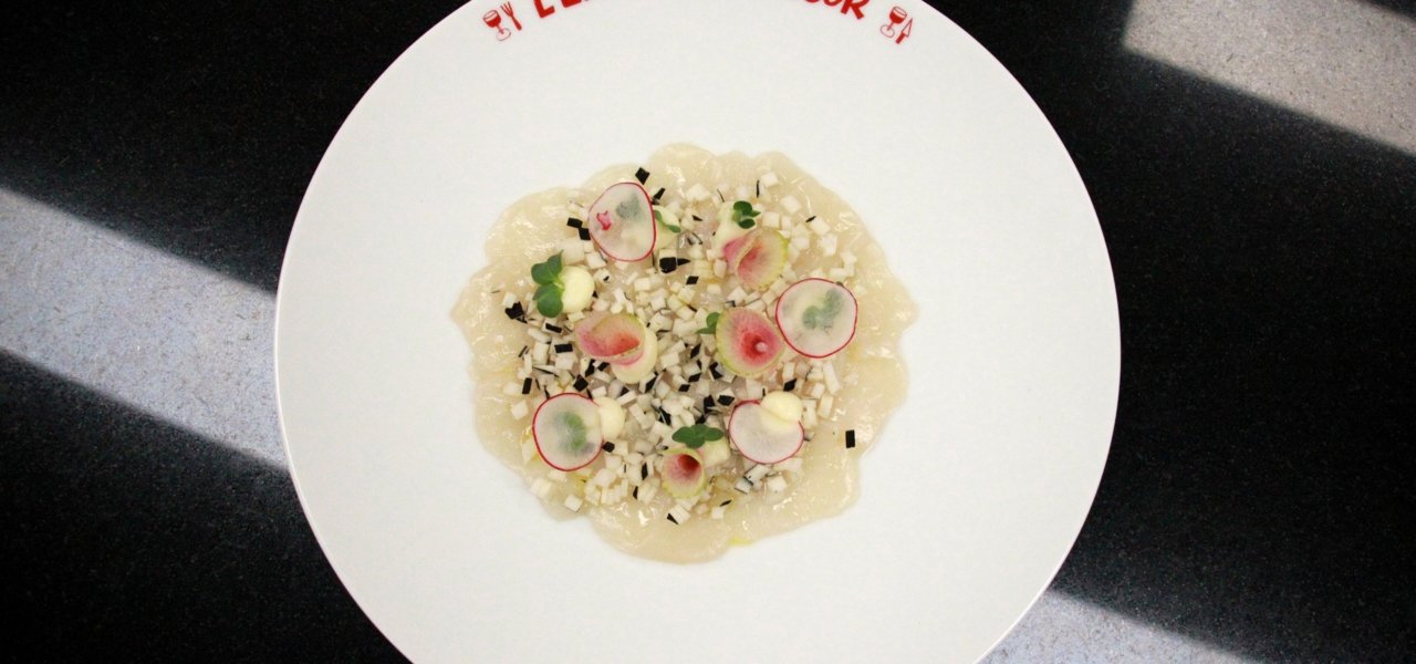 Carpaccio de Saint Jacques, wasabi, jeunes pousses de daïkon