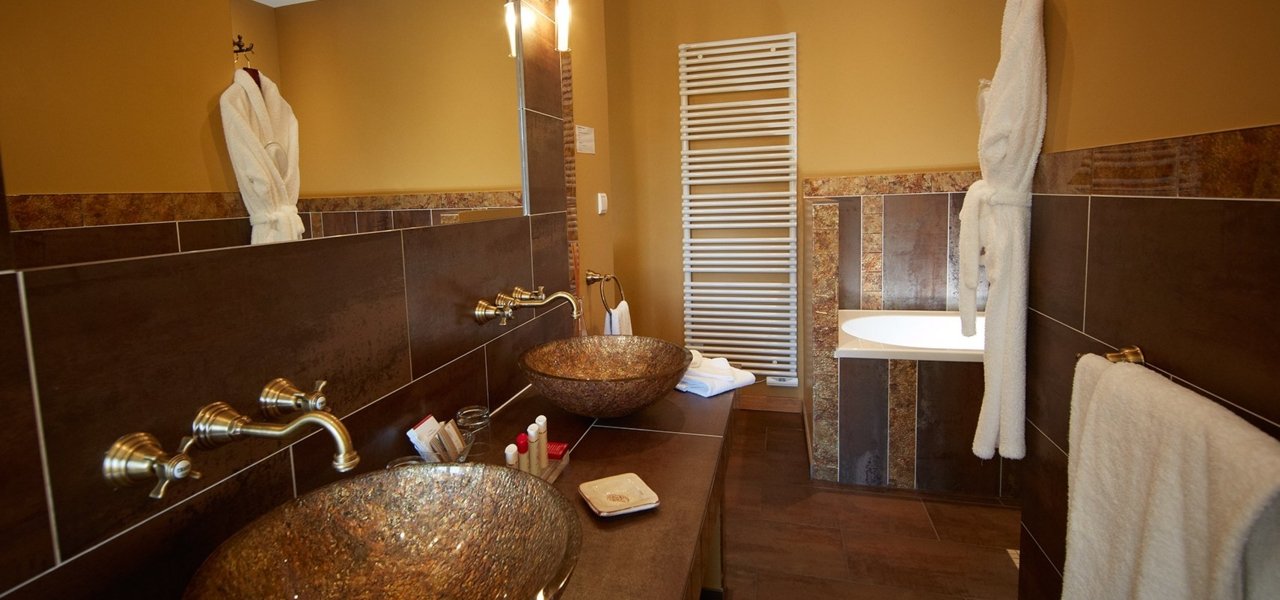 Bathroom - Wine Paths